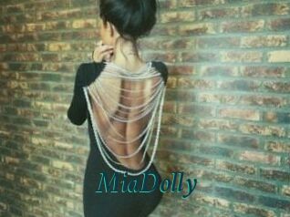 Mia_Dolly