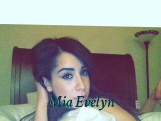 Mia_Evelyn