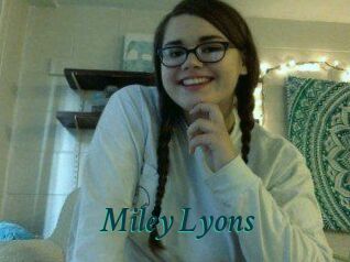 Miley_Lyons