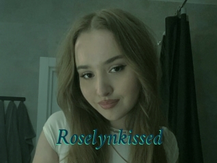 Roselynkissed
