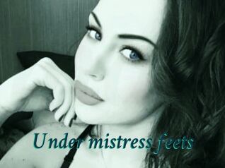 Under_mistress_feets